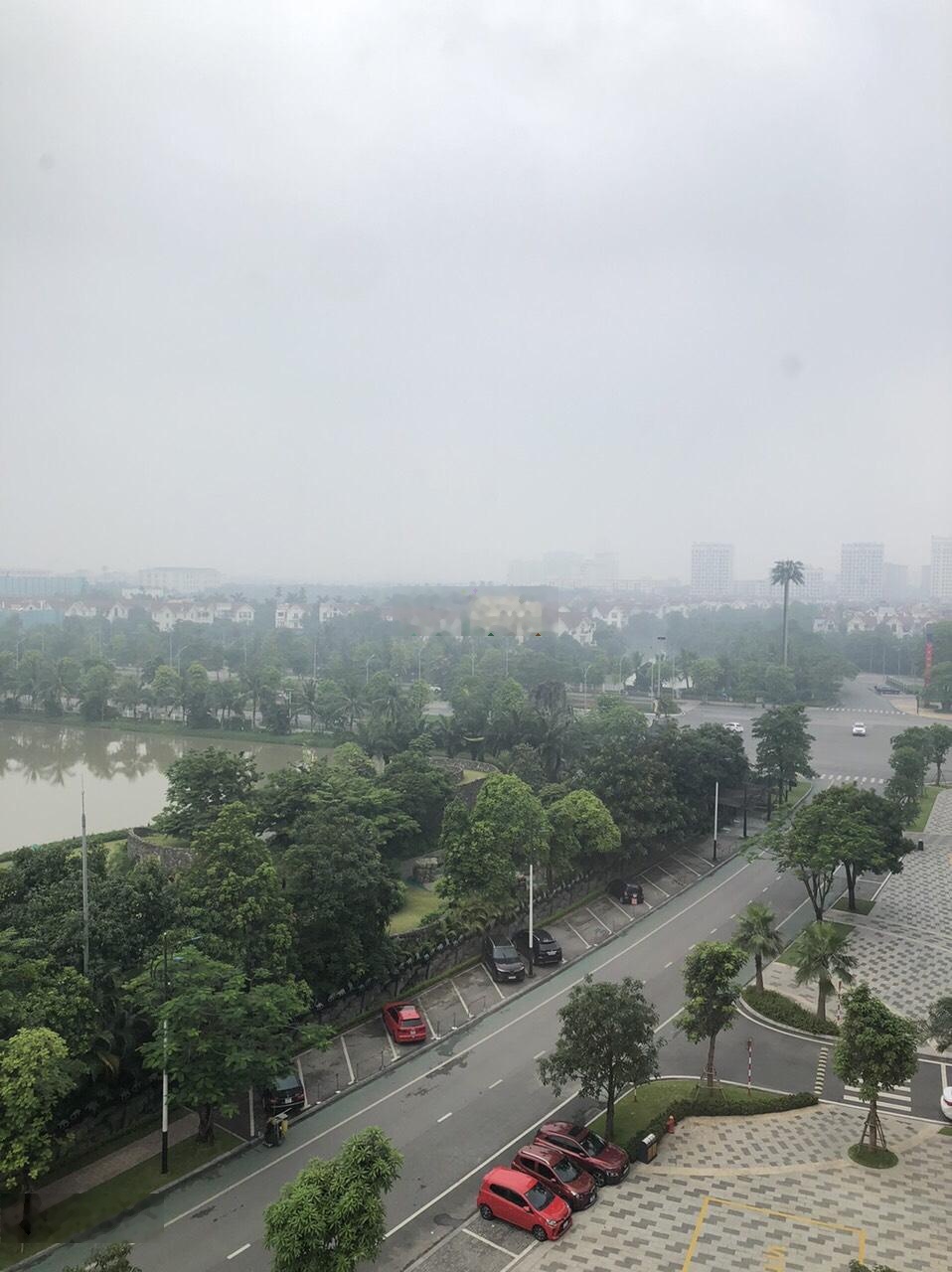 Em Cần cho thuê căn hộ 3PN 2VS không đồ Tại Vinhomes Symphony. View Công Viên Khủng Long.