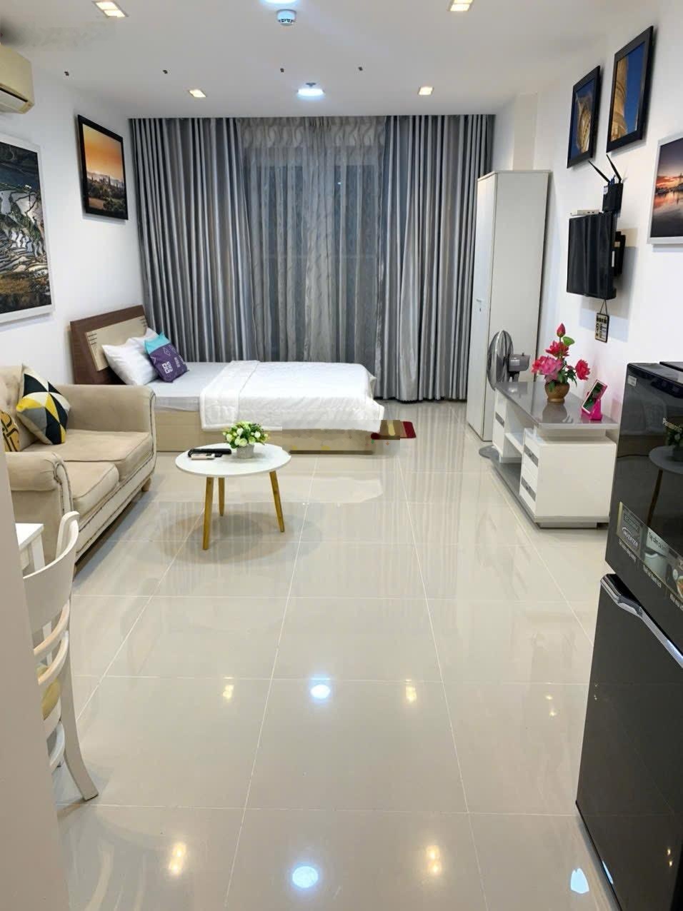 Bán gấp CC Sky Center, 2,75 tỷ, 36m2, 1PN, 1WC, full nội thất