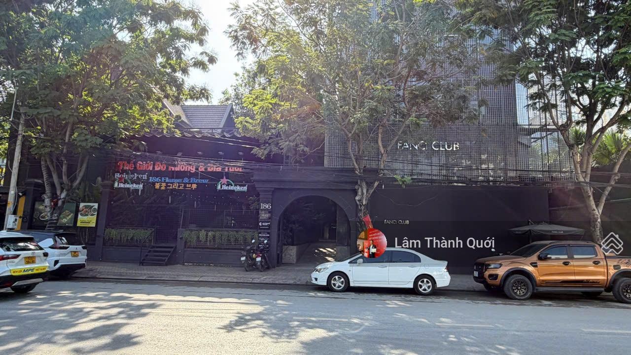 Bán nhà MT Nguyễn Văn Hưởng, 43x51m, 2043m2, HĐT: 900tr/th, 720 tỷ