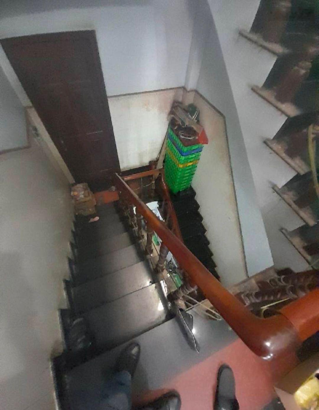 Bán rẻ: 6.9 tỷ. Nhà hơi cũ chủ bán mệt chưa có duyên. Trịnh Đình Trọng, 4 tầng. DT 4,5x24m nở hậu