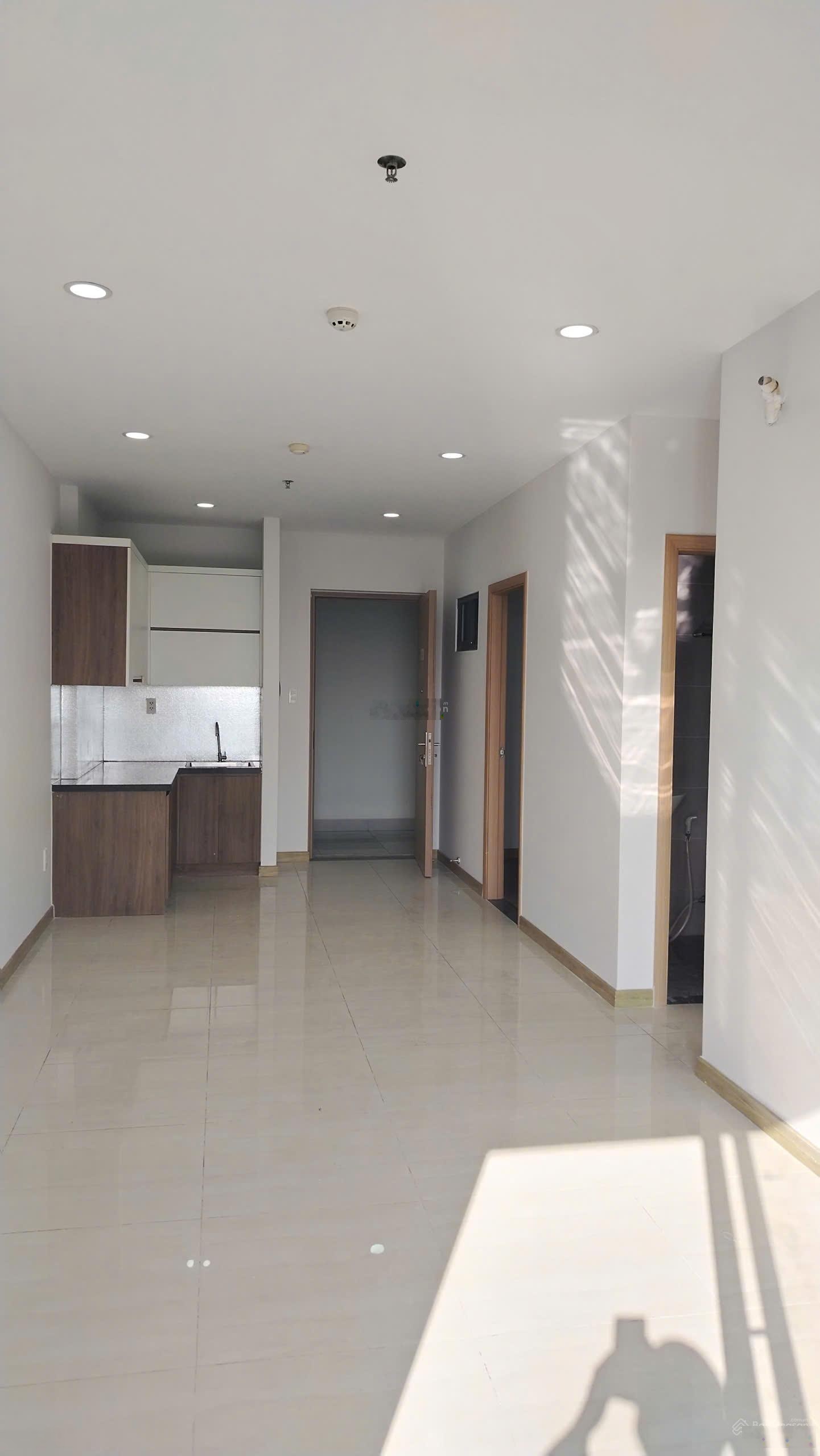 Cần bán nhanh căn góc Bcons Bee 2PN/2WC sổ hồng riêng công chứng ngay giá 2.25 tỷ bao sang sổ