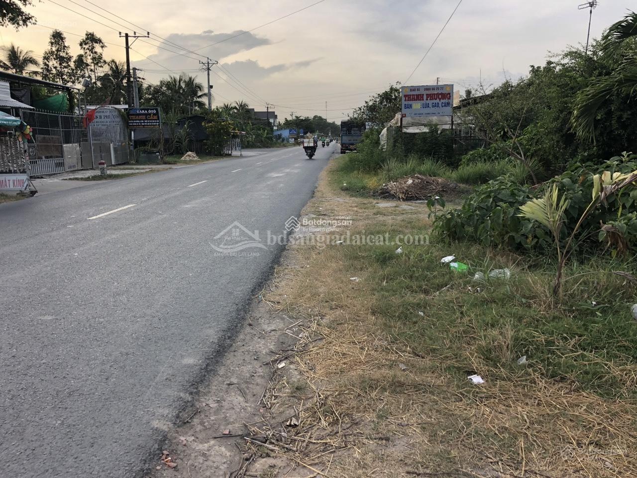 Mặt tiền QL 53 tại xã Bình Phú, huyện Càng Long, tỉnh Trà Vinh, nay là xã Bình Phú, tỉnh Vĩnh Long