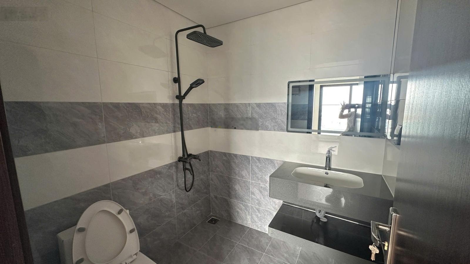 Cho thuê chung cư Athena khu đô thị Pháp Vân, DT 92m, 3PN, 2WC, đồ cơ bản, vào ở luôn, 11 triệu