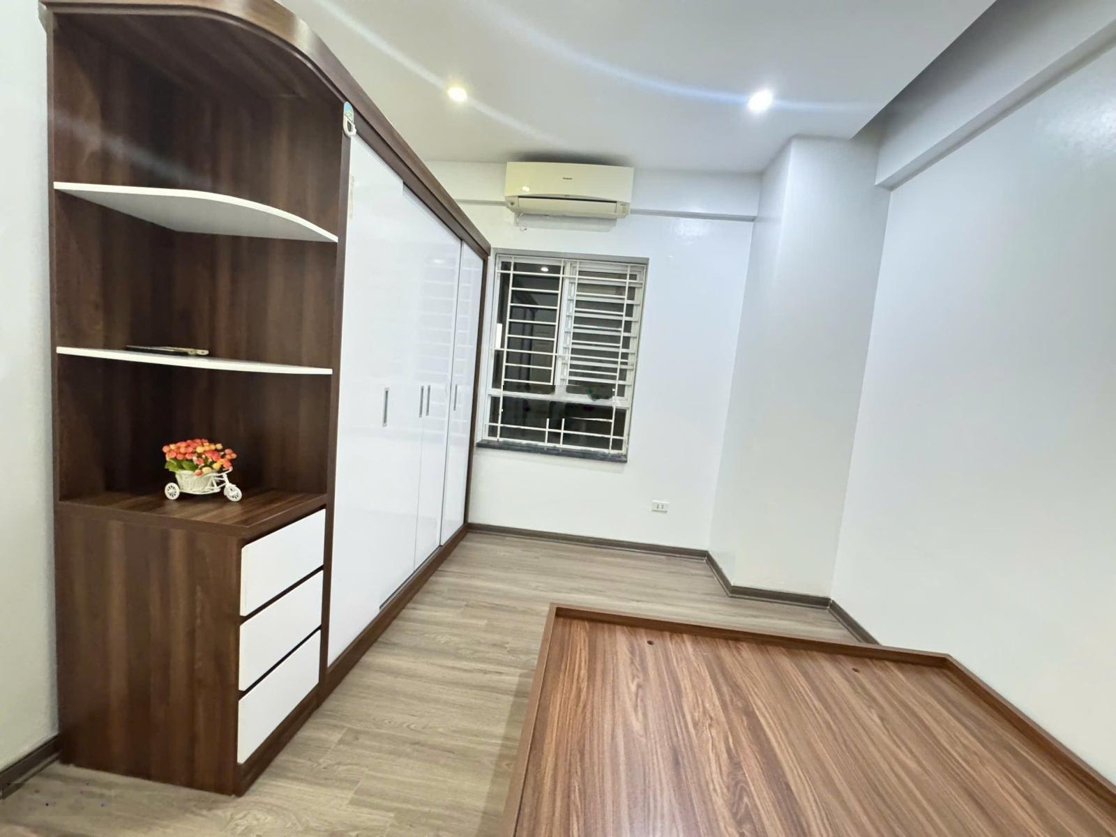 Bán căn căn góc 64m2,2pn 2vs NT đầy đủ sổ đỏ lâu dài giá 4,2 tỷ tại toà ct2 Xa La, Hà Đông