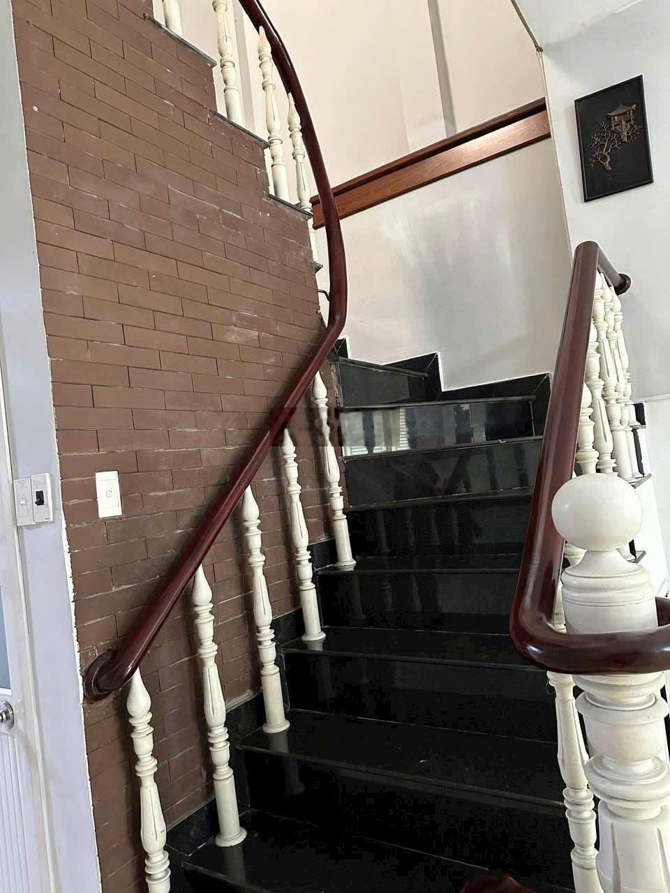 Cho thuê nhà hẻm xe tải ( Phan Văn Trị ) P7 -Gần cv - Phạm Huy Thông - 4*16m - 1 Lầu - 2PN