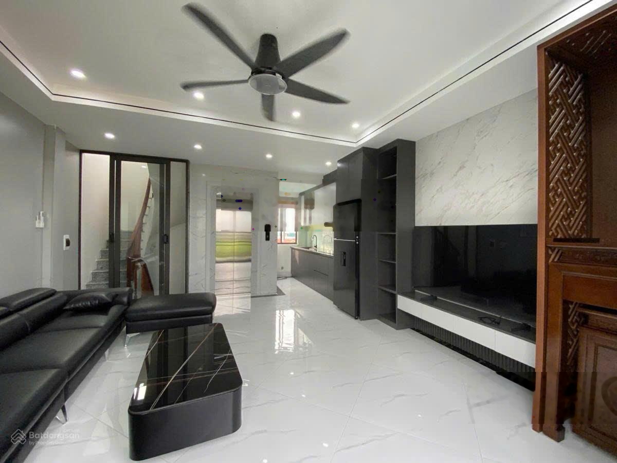 Siu đẹp 6 tầng thang máy Khương Trung, 41m2, ngõ thông, ôtô 7 chỗ qua, gần Royal city giá 9,2 tỷ