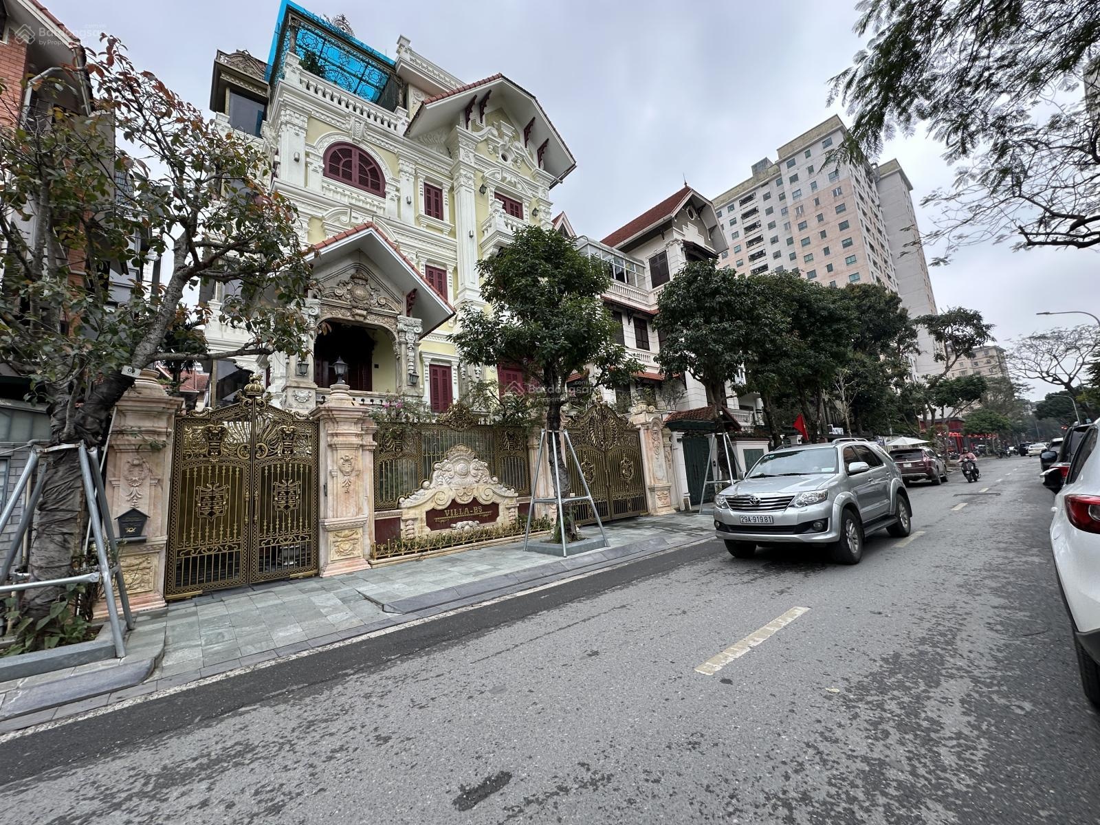 Biệt thự Văn Quán- View hồ -Kinh doanh nhộn nhịp- DT:210m -4 Tầng - MT11m -Giá 7x tỷ