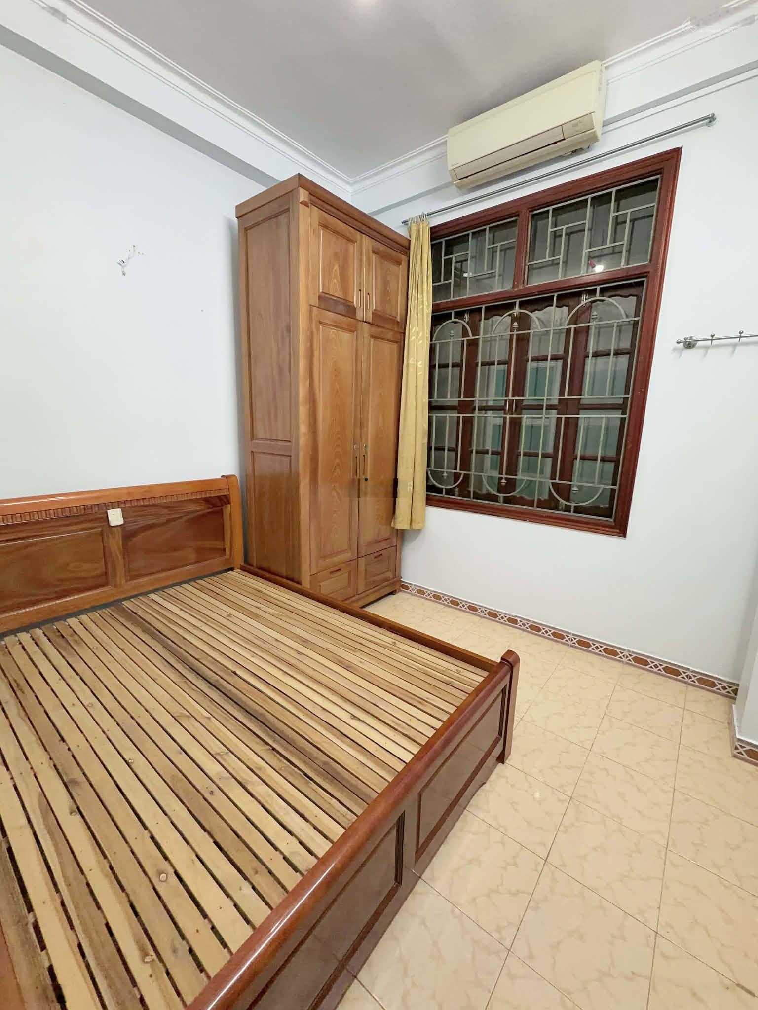 Cho thuê nhà riêng phố Cảm Hội( Lò Đúc)