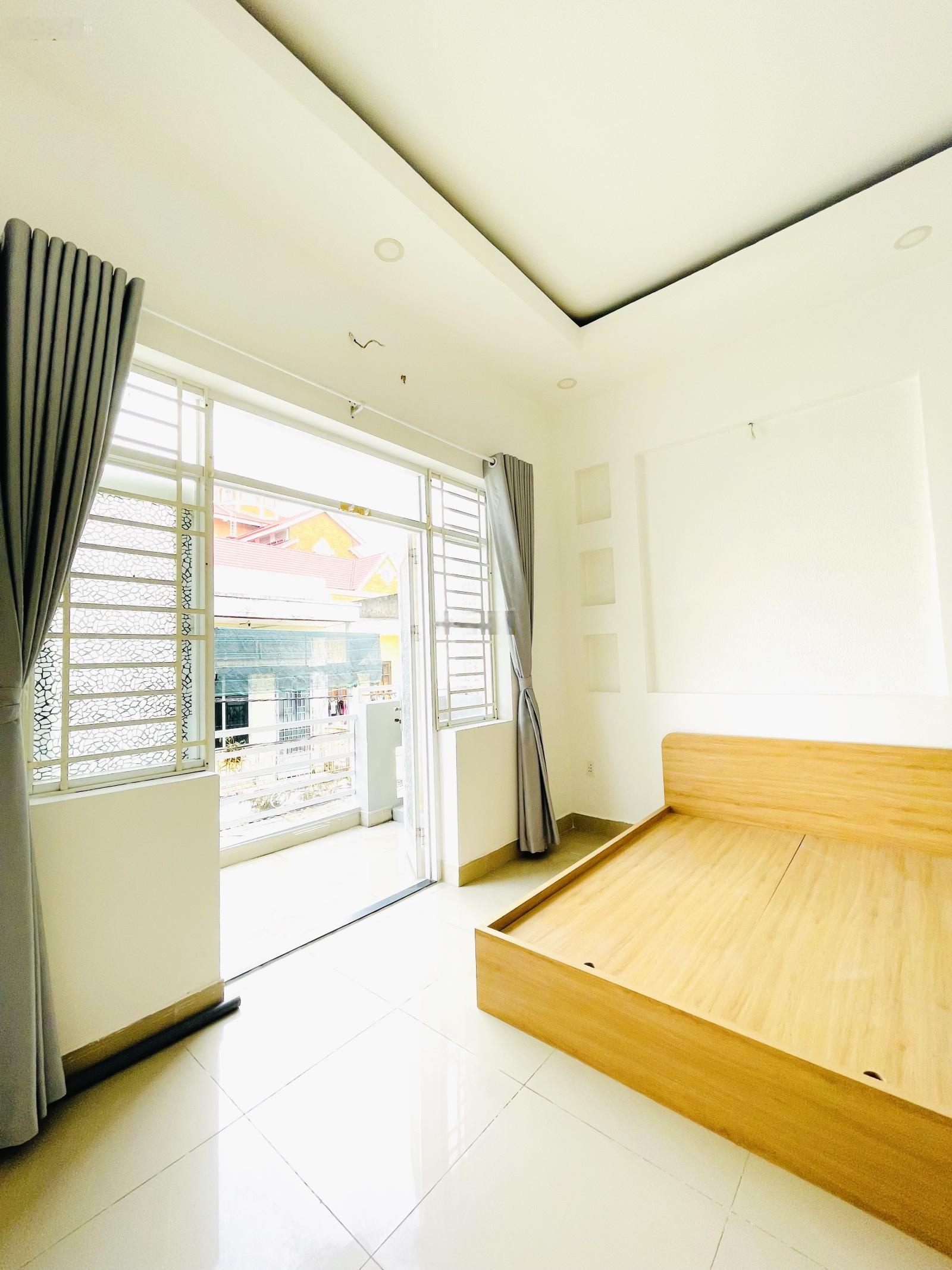 Chính chủ cho thuê phòng trọ tại phường Bình Trưng Đông, Quận 2-Ban công siu thoáng mát-HXH-4,6 tr