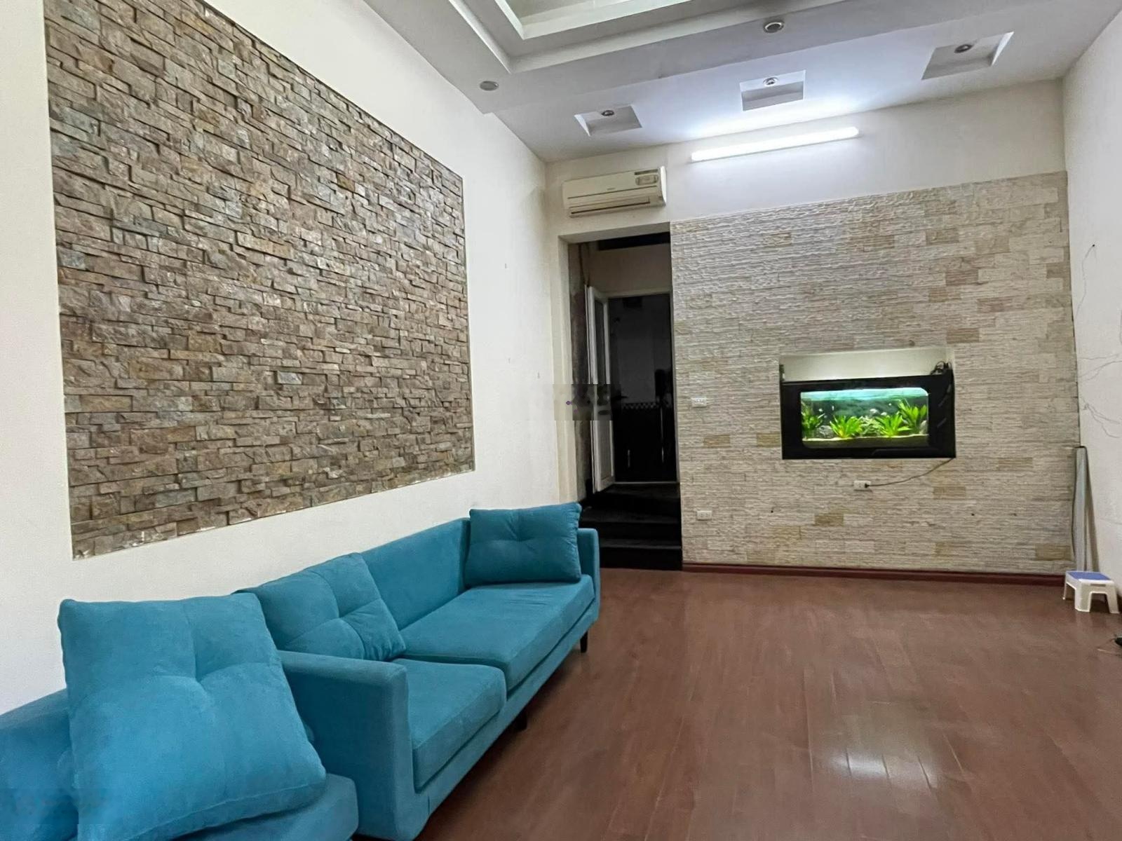 Cho thuê nhà riêng Vương Thừa Vũ, 41 m2 x 5 tầng, ngõ oto tiện làm văn phòng , kinh doanh online