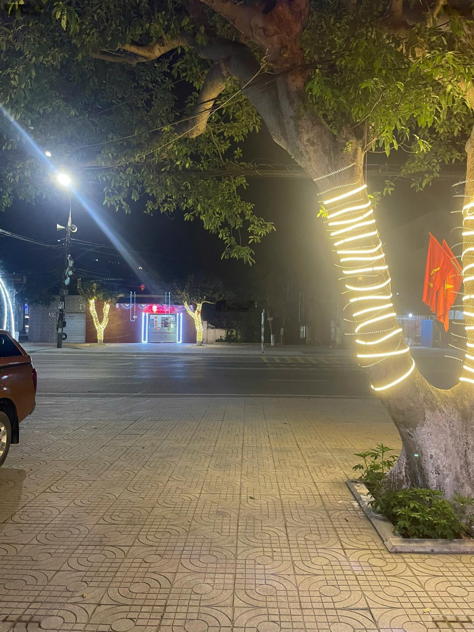 Cho thuê mặt bằng đường nguyễn ái quốc gần 200m² vị trí đẹp nhất khu trung tâm hồng lĩnh