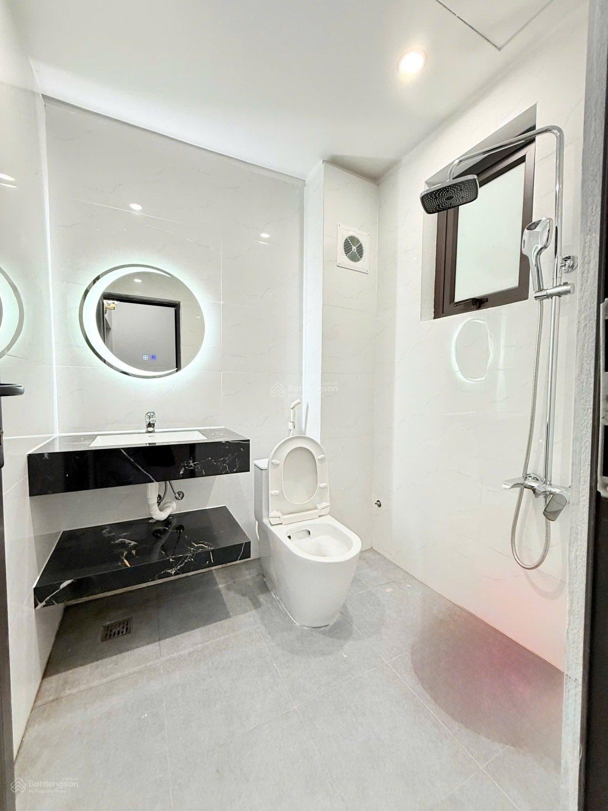 Bán nhà Hoàng Sâm,Cầu Giấy, Phân Lô 2 thoáng ô tô để trong, 60m*5t*4 giá nhỉnh 18Tỷ