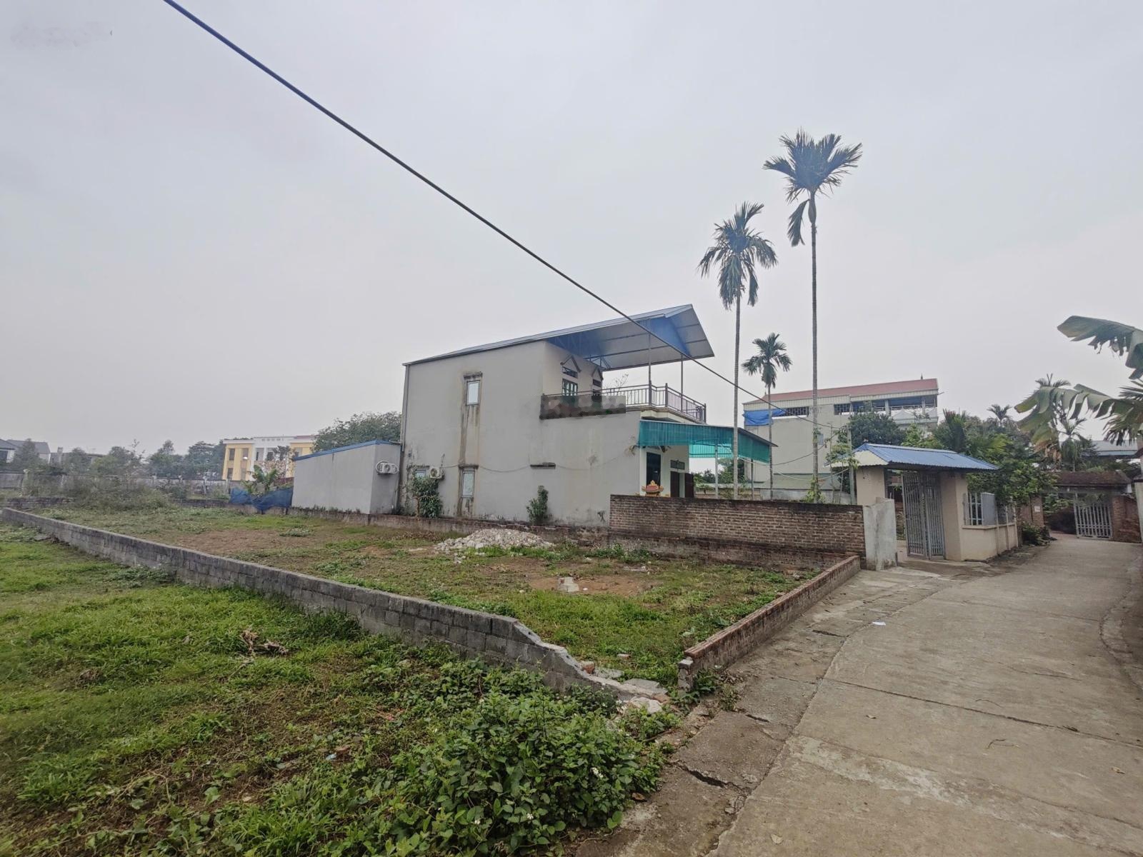 Chính chủ cần bán 165m mặt tiền 10m hai Mt . Phú Cát TP Hà Nội. Xây nhà vườn hay đầu tư đều ok