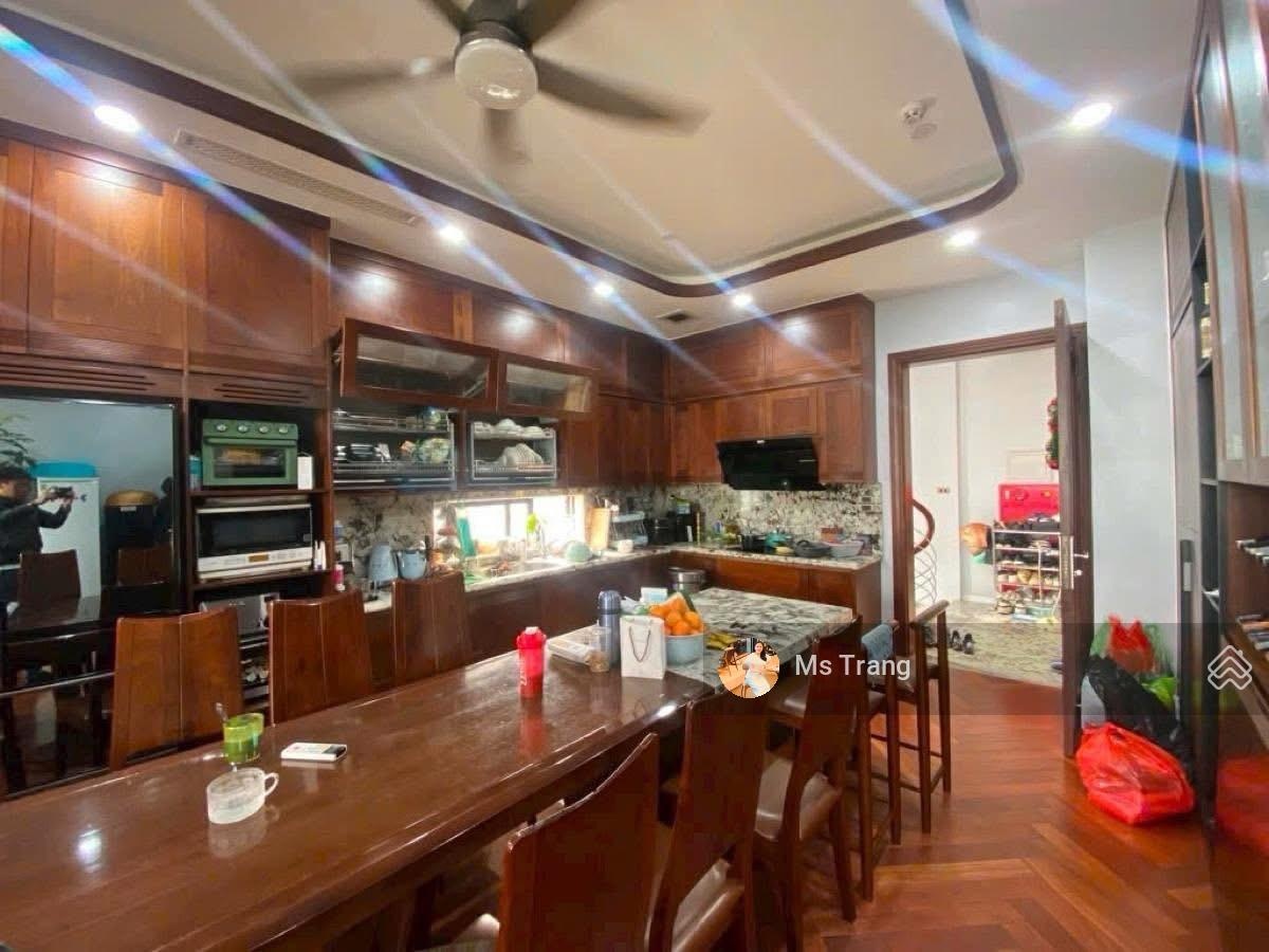 Bán nhà mặt phố Trung Phụng 110m2,9tầng thang máy, MT 6.5m, giá 88 tỷ- Dòng tiền 2 tỷ/1năm Đống Đa