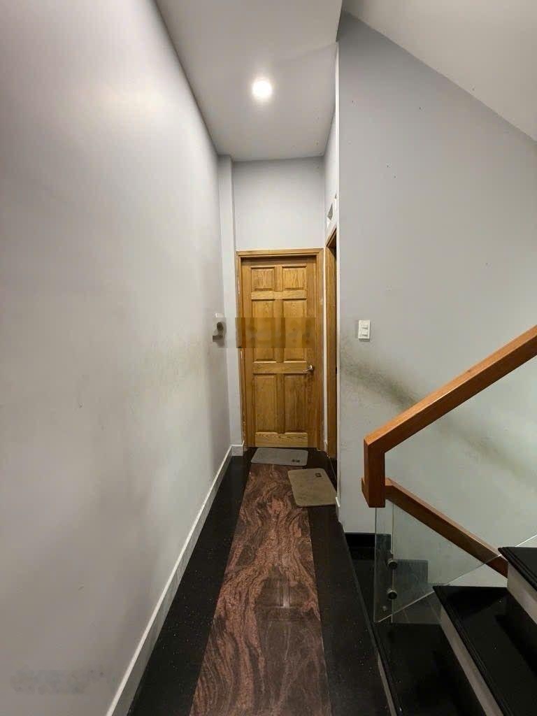 Cạnh phú mỹ hưng -nhà 4 tầng _nhỉnh 6 tỷ hẻm xe hơi