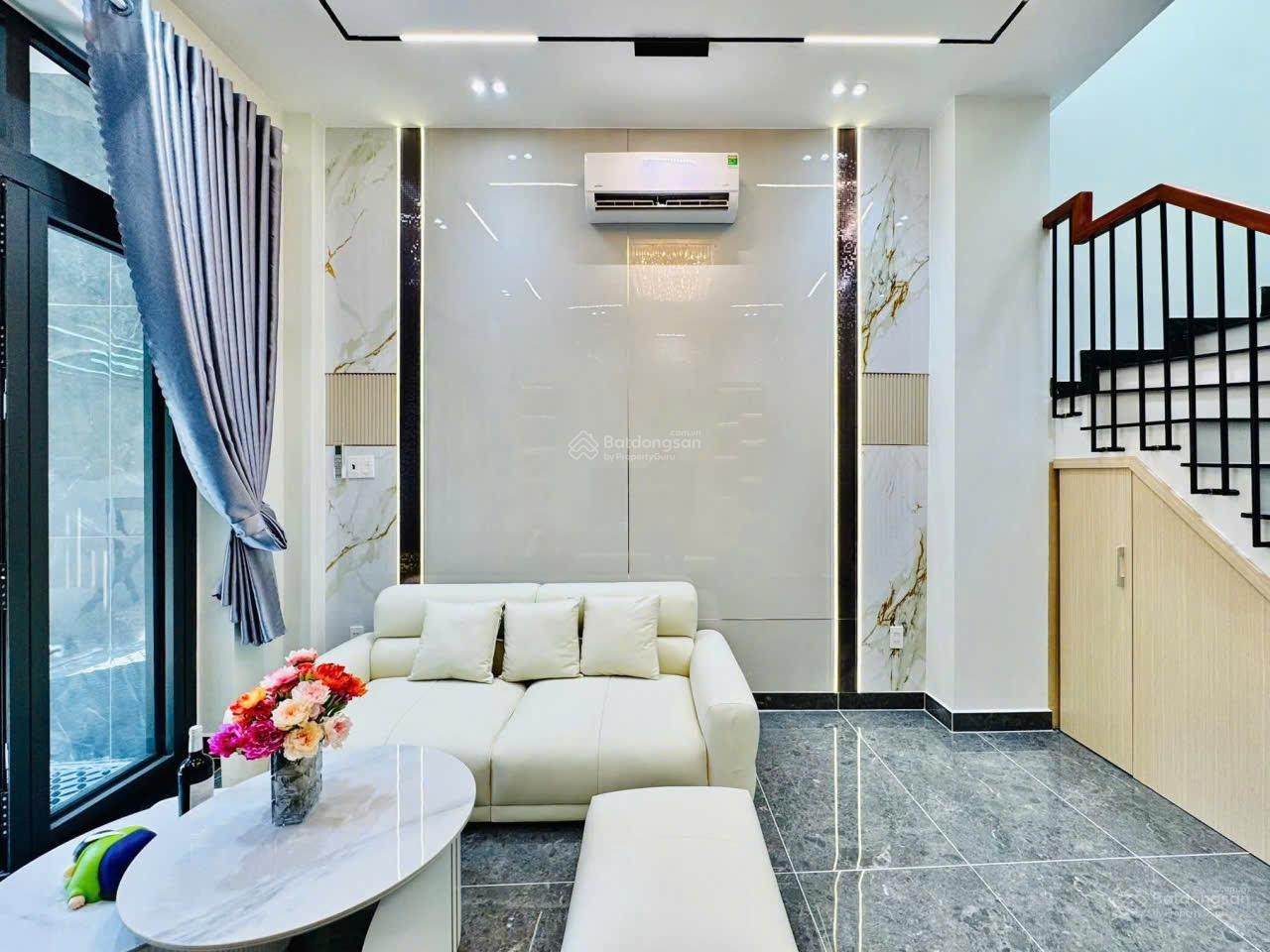 Lê Đức Thọ, Phường 13 --- Gần Chợ Xóm Mới_Diện tích: 3.9m x 11m. 1 Lầu__ 2 phòng ngủ, 3wc___ 4,9 Tỷ