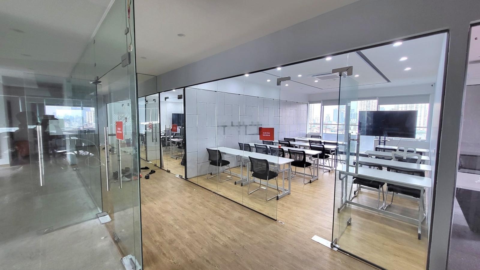 Cho thuê văn phòng tại tòa nhà Samsora Premier, Hà Đông, Hà Nội. Diện tích 50m2, 1000m2