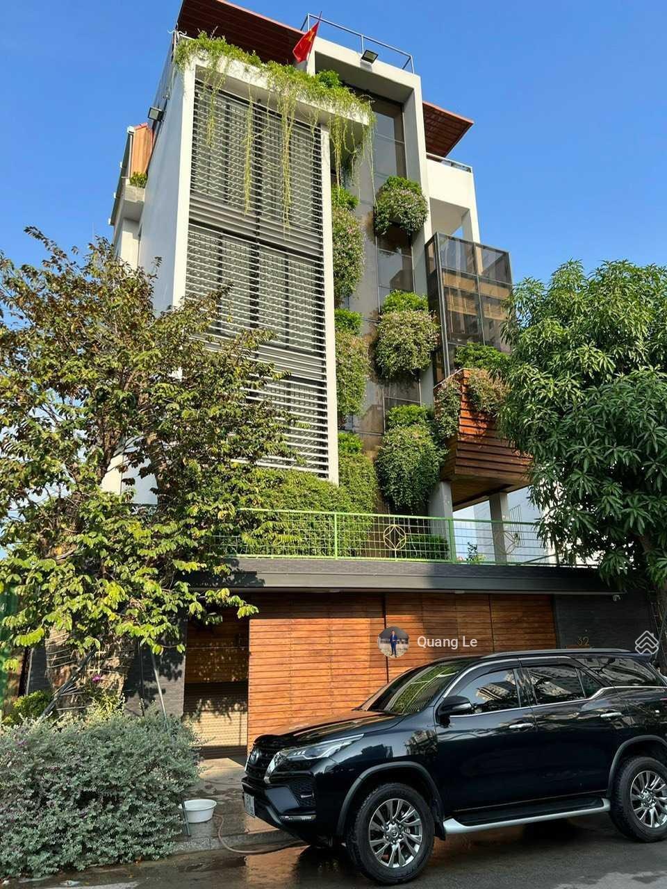 Bán Villa khu Compound Lam Sơn, P. 9, Q. Bình Thạnh. Diện tích 10x20, 1 trệt 3 lầu ST. Giá 26 tỷ