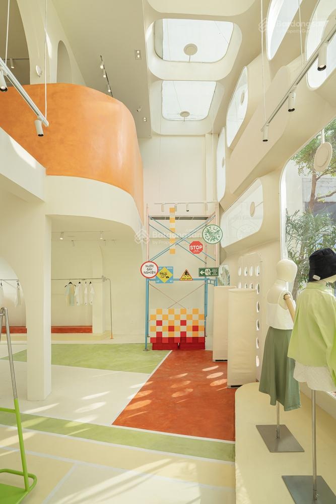 Cho thuê MT Lê Văn Sỹ, Q3. Vị trí siêu đẹp. DT 5m x 20m, trệt lầu, giá 50 tr. Tell: 0903712886