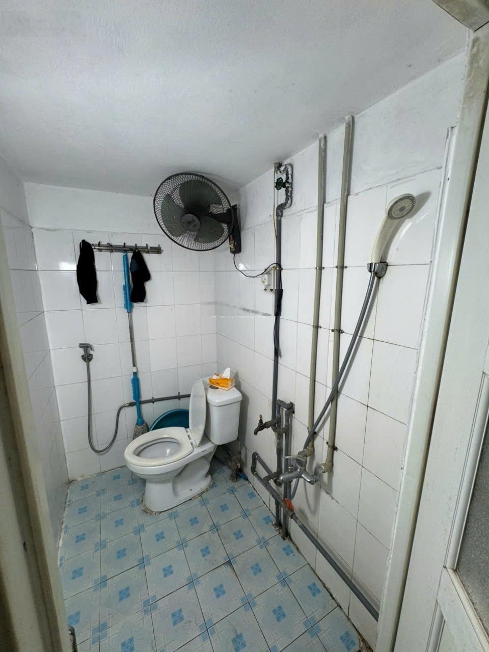 Chính chủ cho thuê phòng ngõ 307 Bùi Xương Trạch, Hoàng Mai, giá 1.5 triệu/ tháng. LH 0335496312