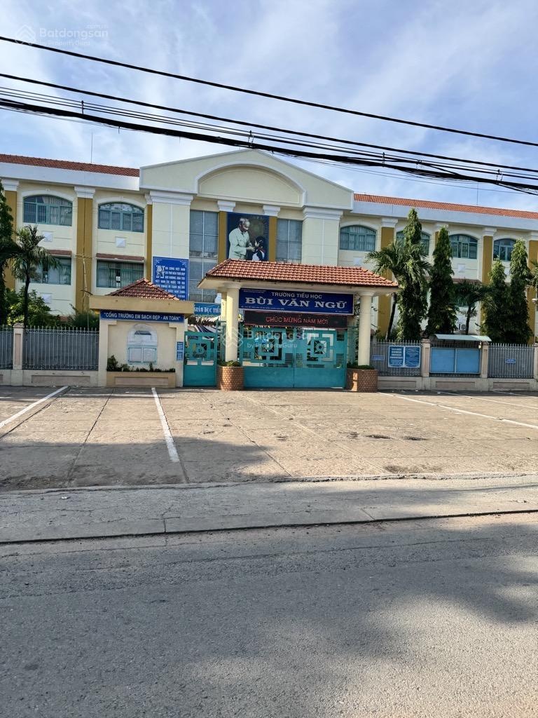 Bán lô đất thổ cư diện tích 115m2, đường Bà Điểm 4, Hóc Môn, giá 4,6 tỷ