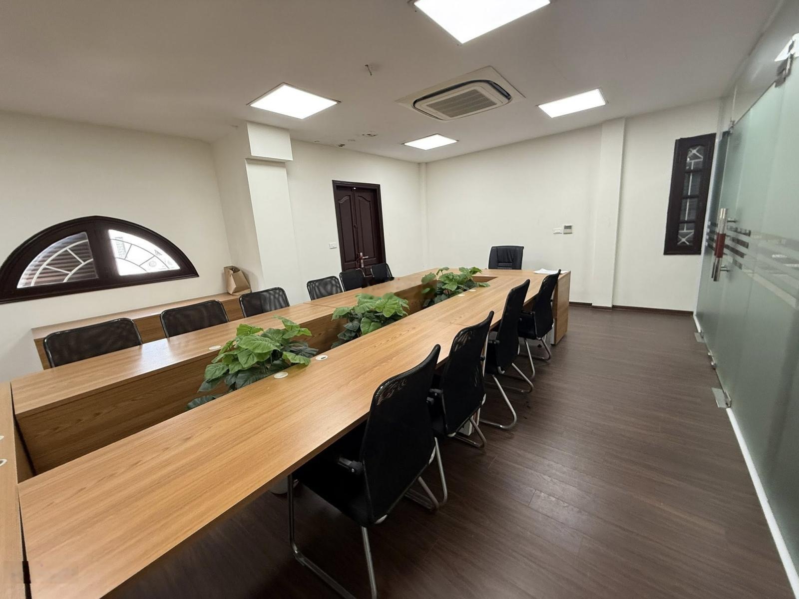 Bán nhà Bắc Linh Đàm - Lô góc vỉa hè Kinh Doanh, Cty Văn Phòng DT 80m2, mặt tiền 6m. Giá 29 tỷ