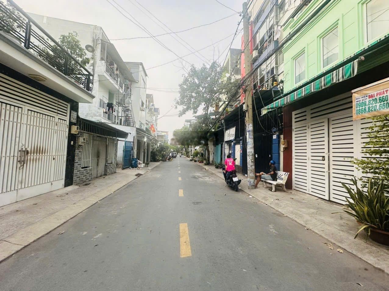 Bán nhà HXH 5m Phường An Nhơn, GV. DT: 5m x 20m CN 100m2 Trệt 2 lầu. Giá: 9.9 tỷ TL 0932170604 Vy