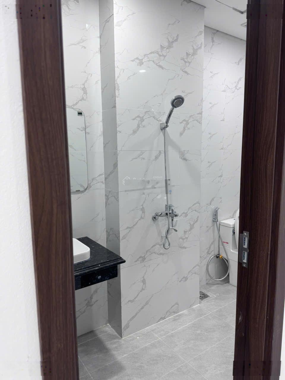 Cho thuê văn phòng 5 tầng cực đẹp tại Hinode Royal Park, giá chỉ 30 triệu có ưu đãi