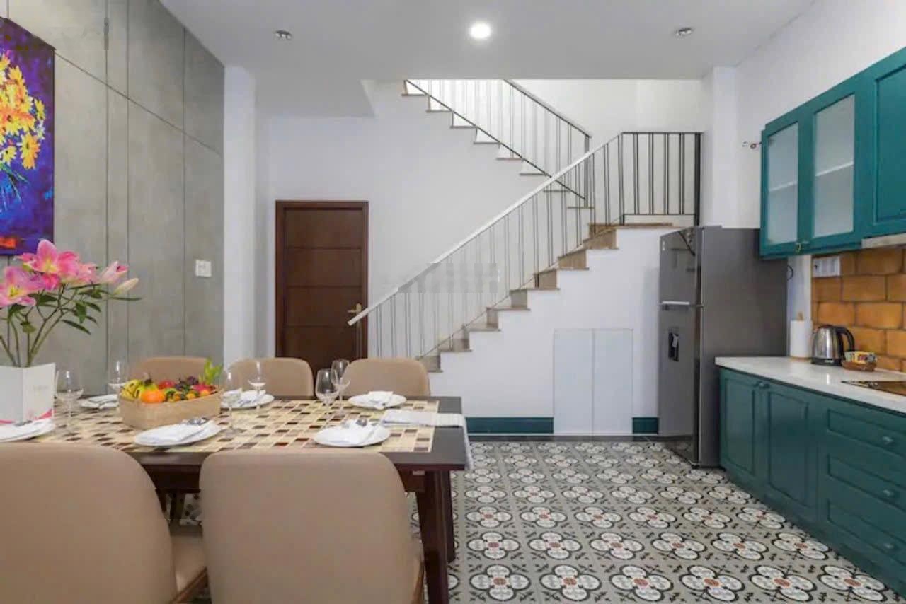 Bán nhà 3 tầng mặt tiền Trần Nguyên Hãn gần chợ Xóm Mới 80m2 giá 15,8 tỷ