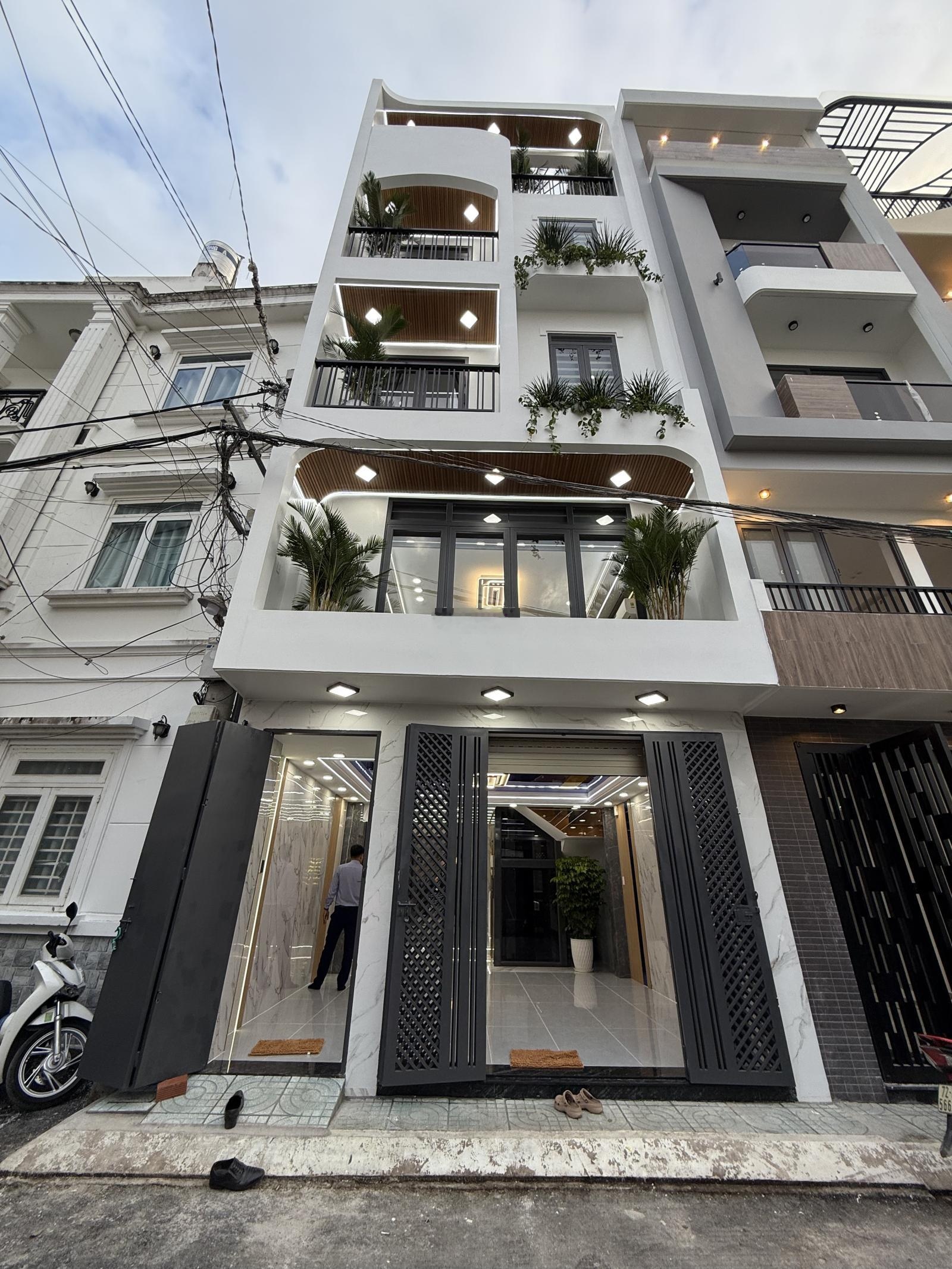 Nhà mới 5x15m trệt + lửng + 3 lầu, tặng full nội thất xịn xò