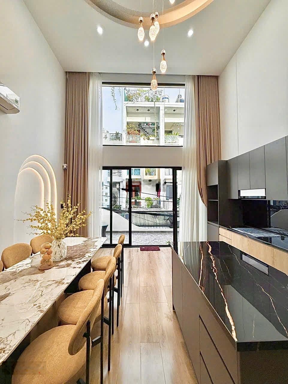 Giảm sốc 500 - Mặt tiền đường số - Phường 11 Gò Vấp - Nhà mới ở ngay - có thang máy - 5 tầng- 80m2