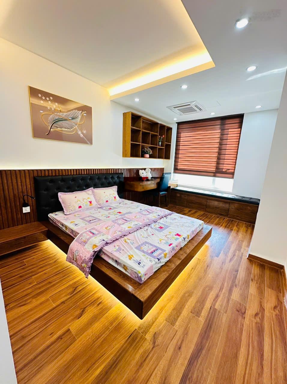 Bán căn hộ chung cư Trung Yên 1 - Vũ Phạm Hàm. Căn góc 4PN giá rẻ