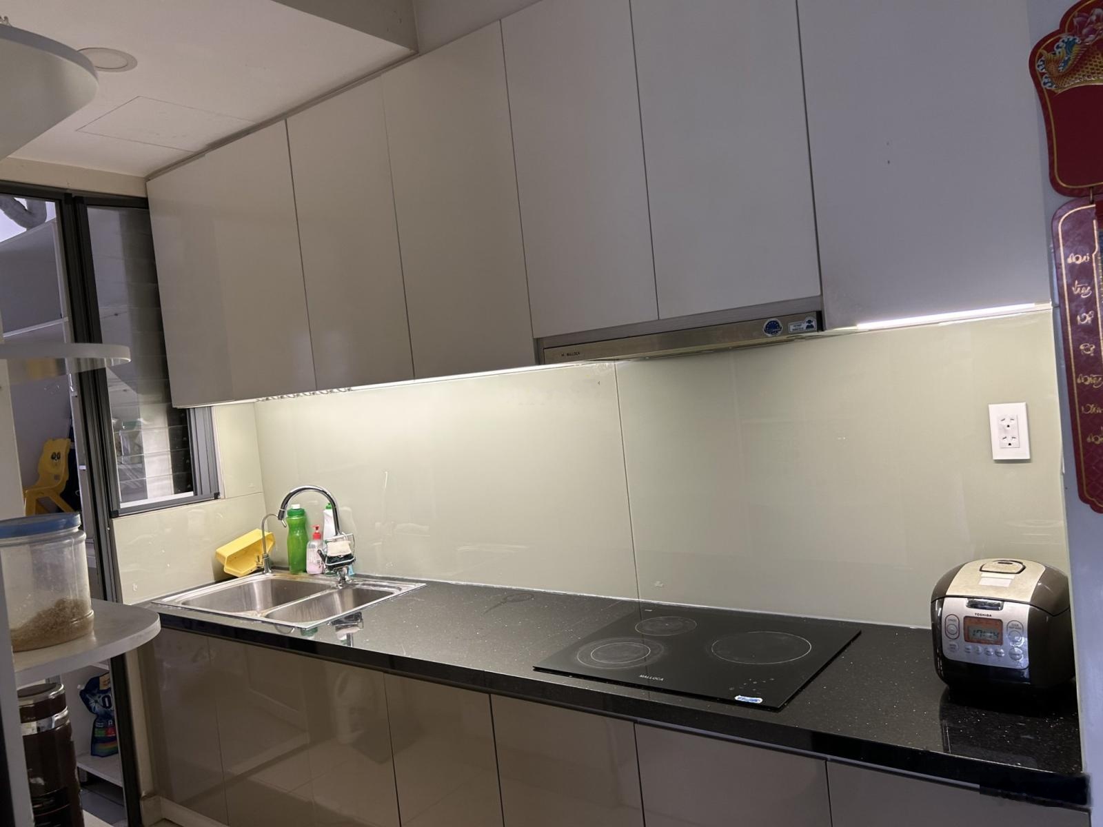 Bán căn hộ có ban công khu Ruby 3PN + 2WC (98m2), giá 5.6 tỷ (có sổ), full NT đẹp, view mát