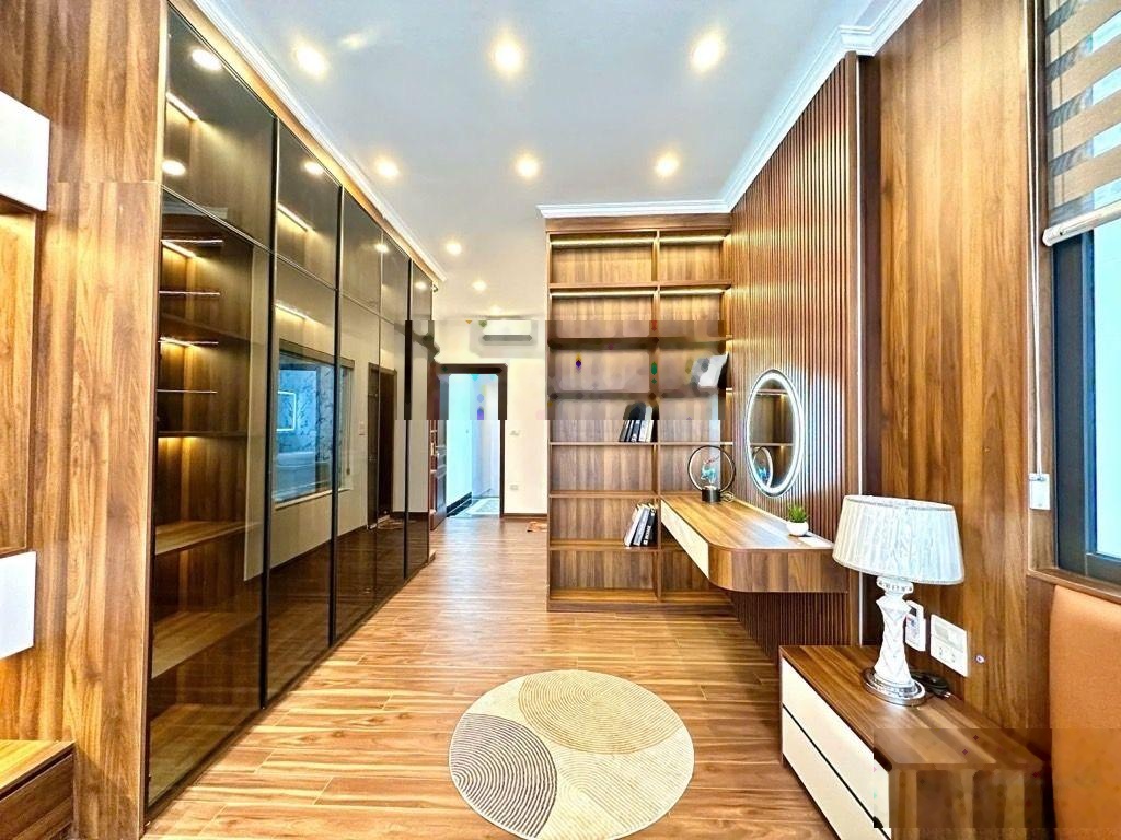 Giảm sốc1,1 tỷ-nhà siêu đẹp Ngọc Khánh- gần Vinhome Giảng võ-tặng full nội thất 5 sao thang máy xịn