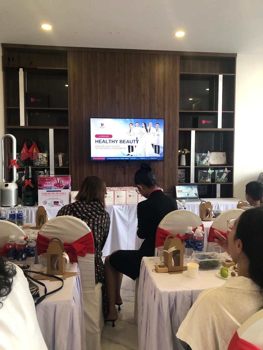 Nhà phố trung tâm Đồng Hới - Sân rộng đỗ xe - Mở showroom, PGD ngân hàng cực hiếm