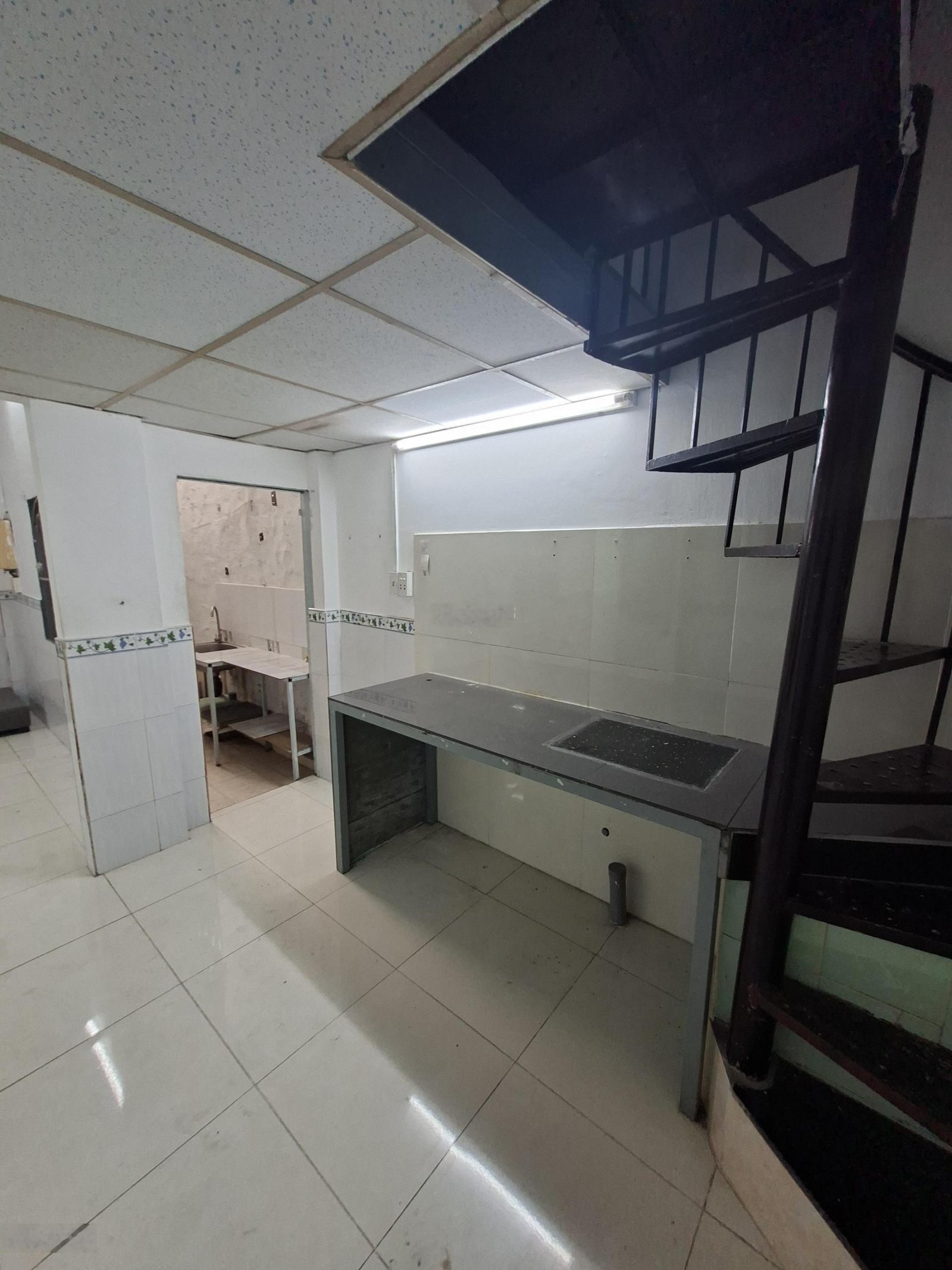 Cho thuê nhà riêng gần chợ cầu, gác lửng DTSD 65m2, gần chợ cầu