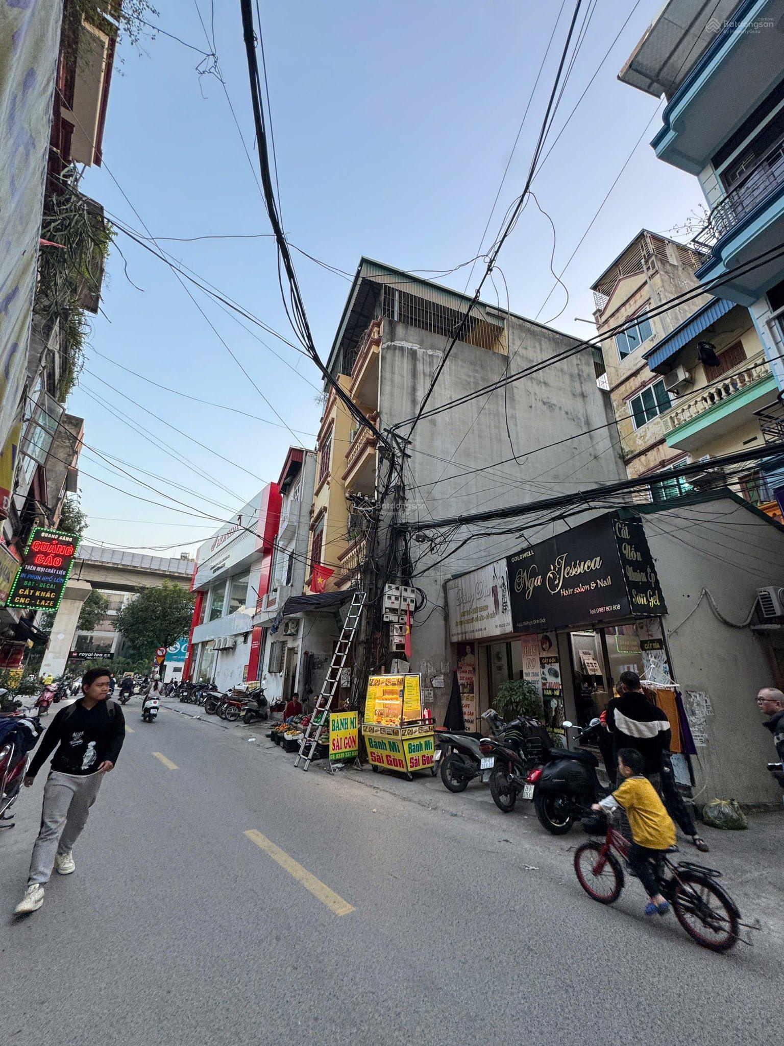 Chính chủ bán nhà 3 tầng mặt phố phan đình giót 67m2 kd sầm uất 13,8 tỷ