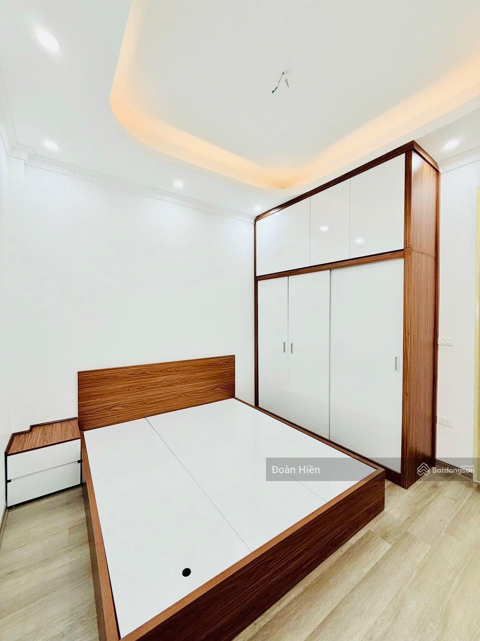 Tin Chuẩn! Nhà Đội Cấn, 100m ra ô tô, ngõ ba gác tránh SH, dân xây chắc chắn, tặng NT,ở ngay,43m*5t