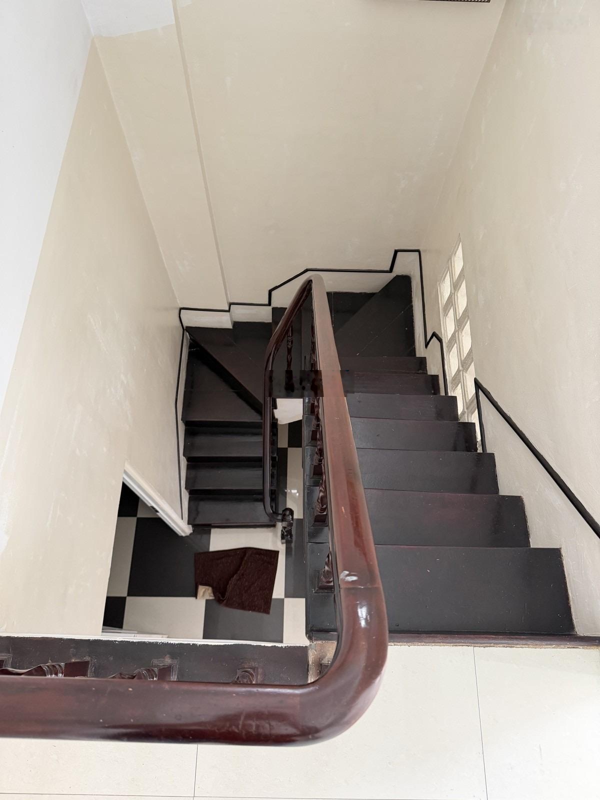 Bán nhà 3 tầng hẻm 6m đường lạc Long Quân Quận 11 dt 32m2 giá 6,8 tỷ.