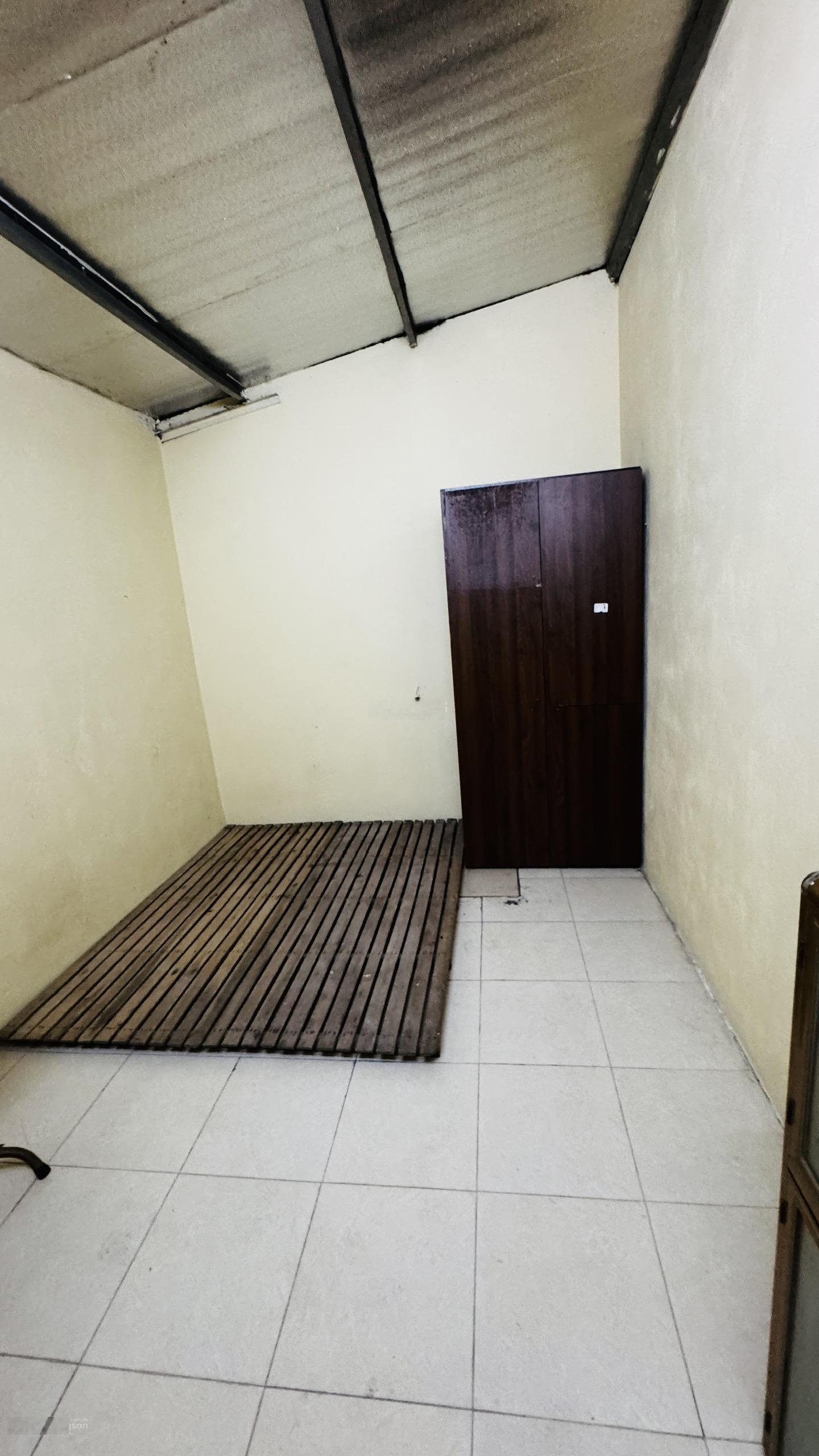 Cho thuê nhà Phố Nghĩa Dũng, Phường Phúc Xá, Ba Đình, lưu ý: Chỉ cho hộ gia đình thuê ở lâu dài