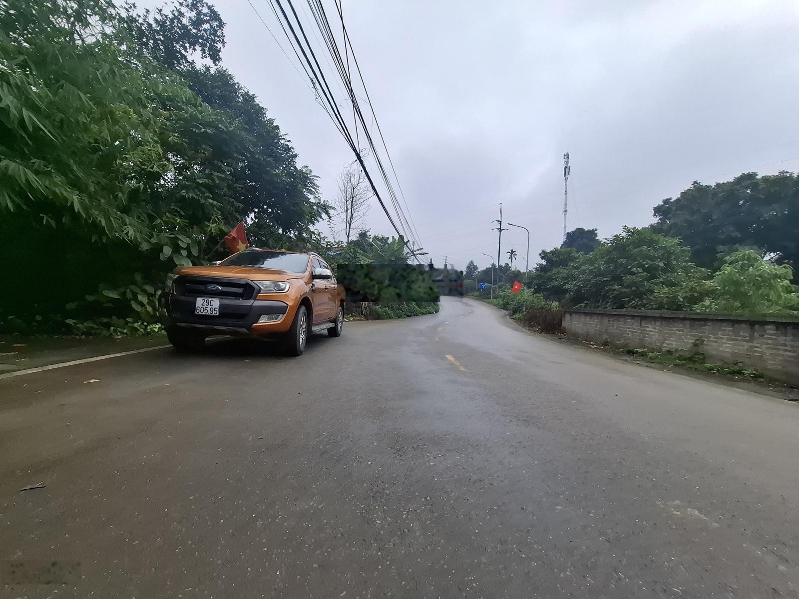 Bán Đất 690m2 mặt đường khoang xanh, Xã Yên Bài, Huyện Ba Vì, giá cực chất 11,8 triệu / m2