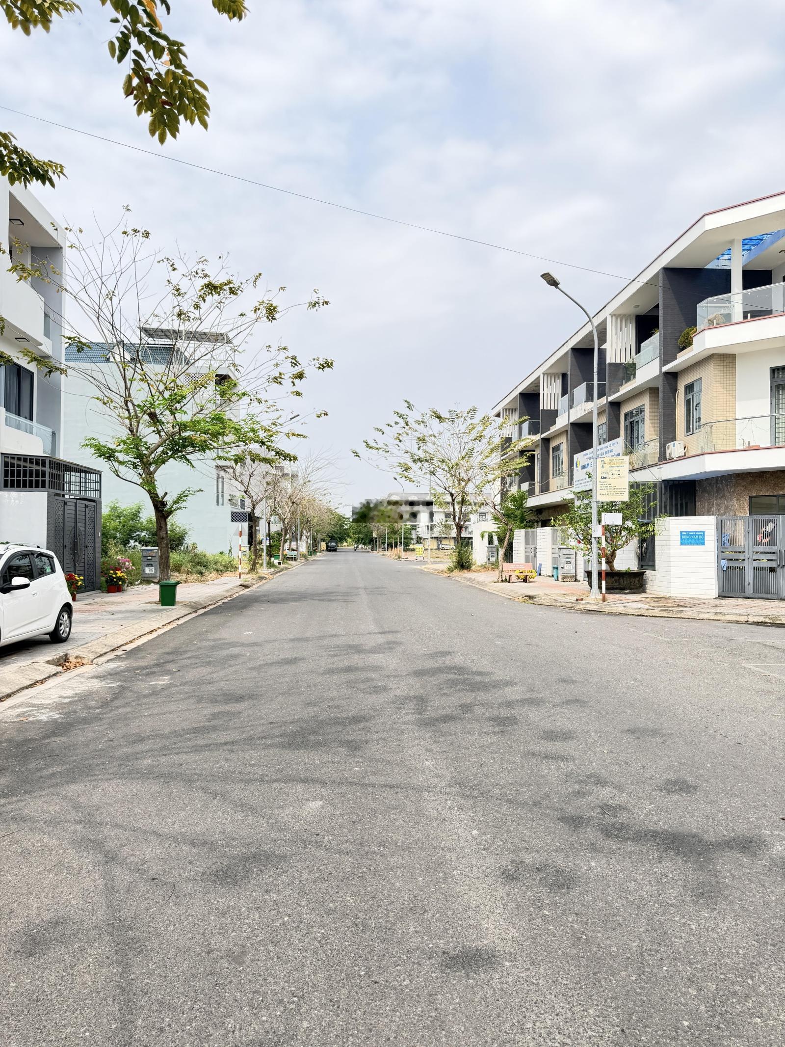 Bán đất đường F5 phường Trấn Biên (Bửu Long cũ). DT: 4,2x19=79.8m2. Giá: 4tỷ1 bớt lộc