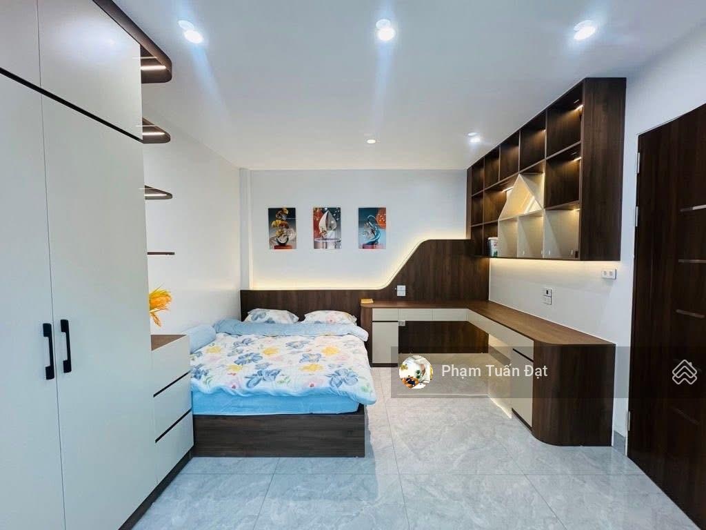 Bán nhà Lĩnh Nam vị trí đẹp, mặt ngõ oto, kinh doanh, 5 tầng nội thất đẹp ở ngay, 35m2 giá 8.45 tỷ