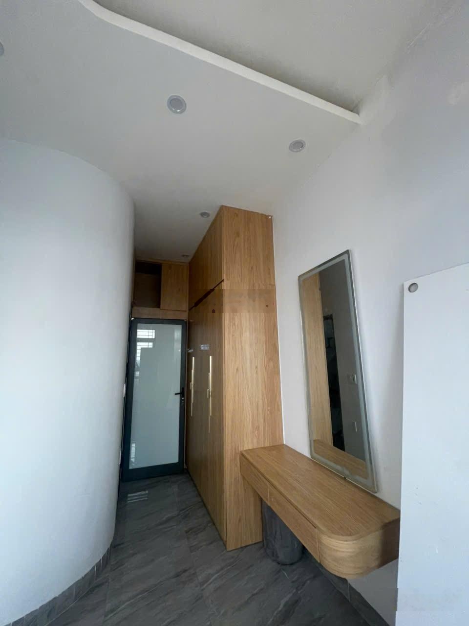 Bán nhà 2 tầng 1 sân thượng kqh hương sơ