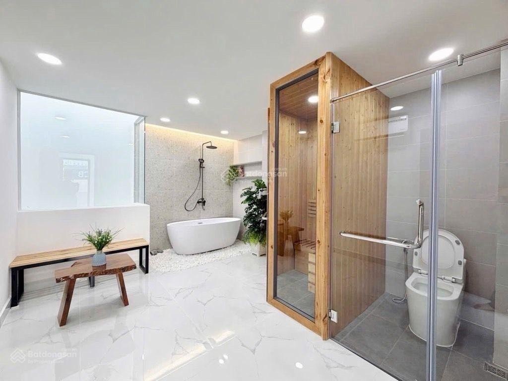 Bán nhà Hoàng Văn Thụ PN, 5 tầng, full nội thất sang xịn mịn, nở hậu tài lộc, nhích 8 tỷ