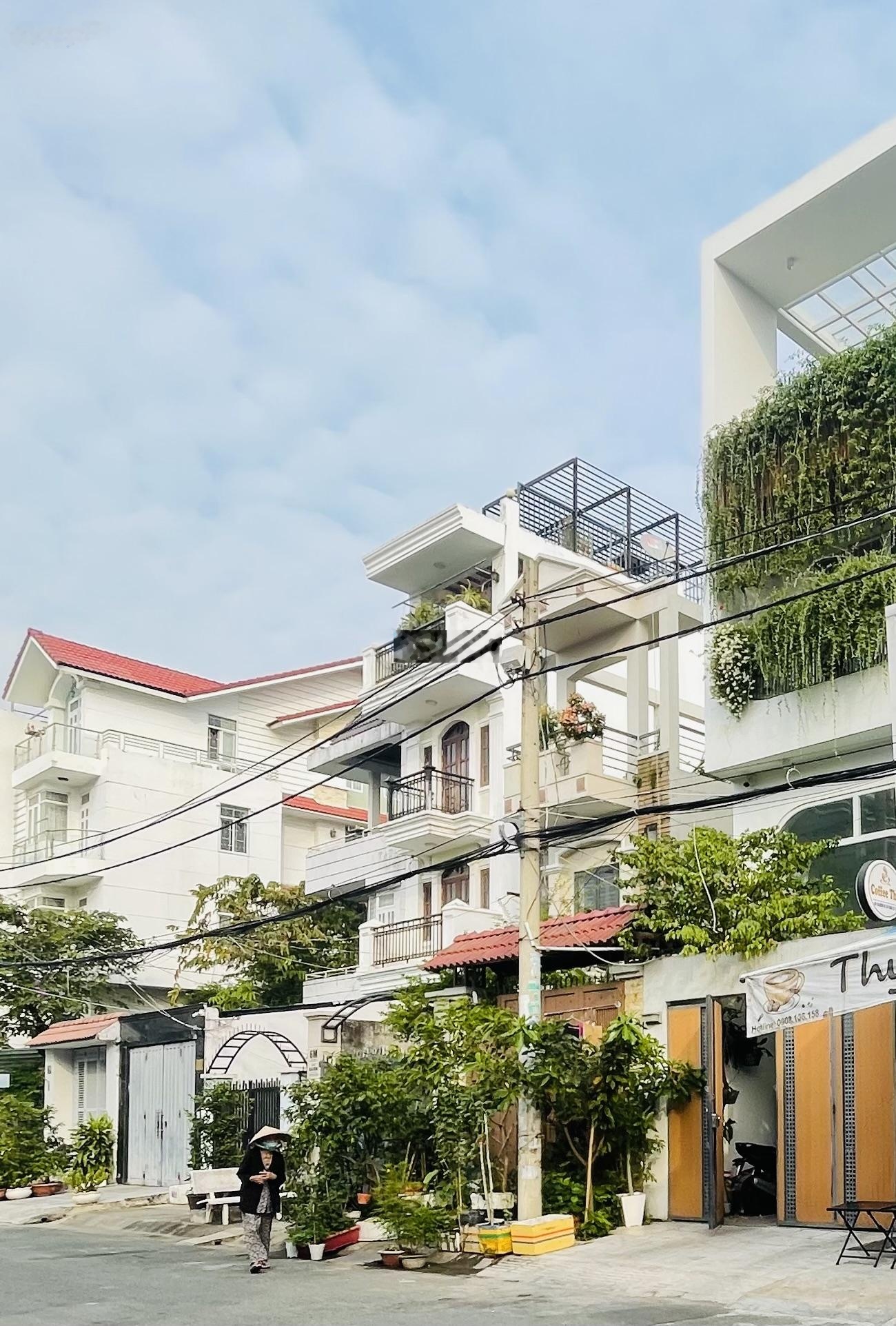 Đất mặt tiền đường Số, P. Tân Phong, Q7 - diện tích 5x20 (sổ hồng 100m2) giá 12,5 tỷ thương lượng