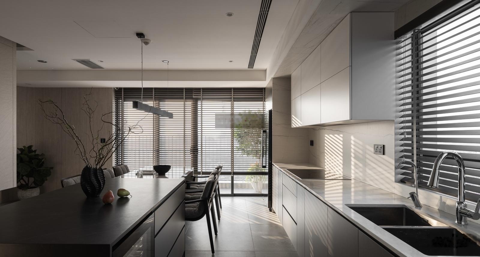 Cho thuê CH tại Aqua Central - 44 Yên Phụ, 150m2 4PN 3WC full nội thất, chỉ 38 tr/th, lh 0973077094