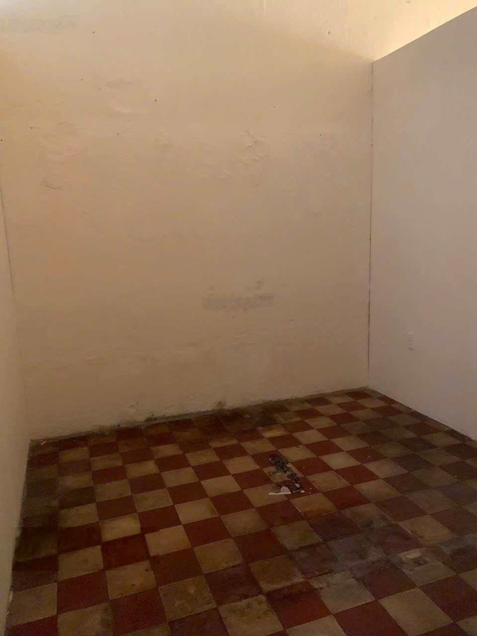 Cho thuê phòng trọ 16 m2 ngay trung tâm Nguyễn Huệ, Q1 chỉ 2tr /tháng