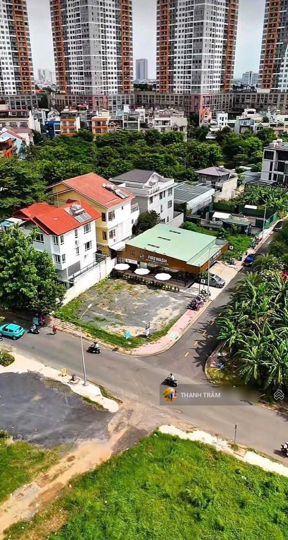 Bán góc biệt thự MT Thân Văn Nhiếp, gần sông thoáng mát, DT 16m x 18m, xây dựng tự do, sổ hồng