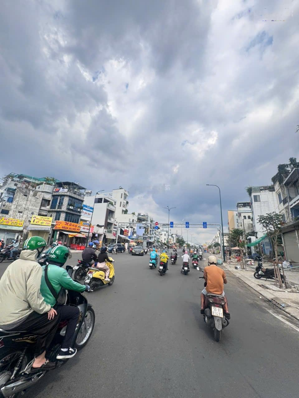 Bán nhà mặt tiền Lê Đức Thọ kinh doanh sầm uất (6mx33m) 2 lầu giá 30 tỷ Tl